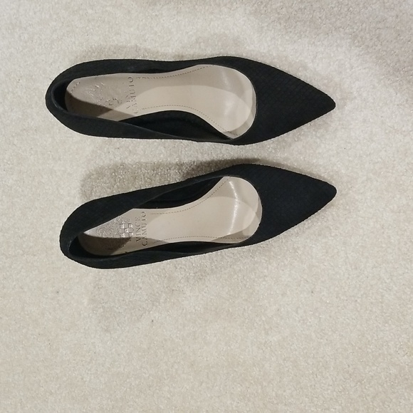 Vince Camuto black pumps - Picture 2 of 7